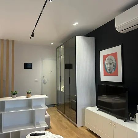 Daire Alles Komuna Tiran