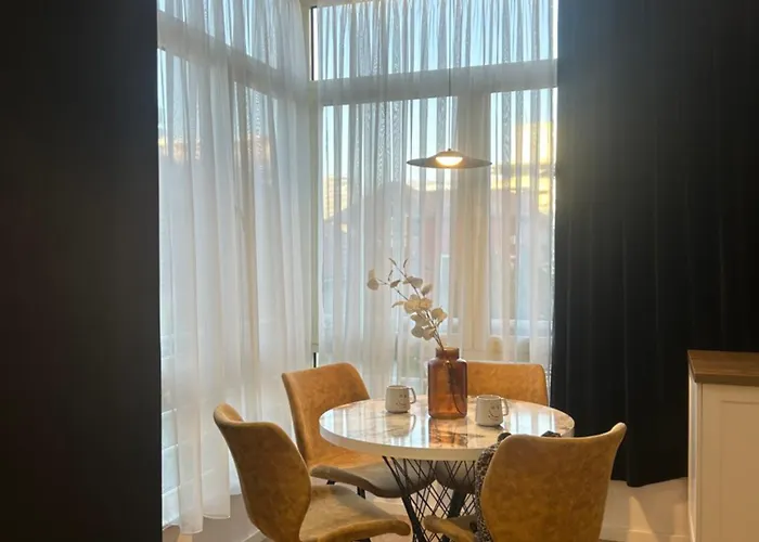 Alles Komuna Apartment Tirana