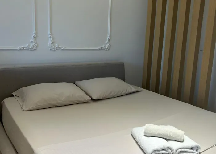 Alles Komuna Apartment