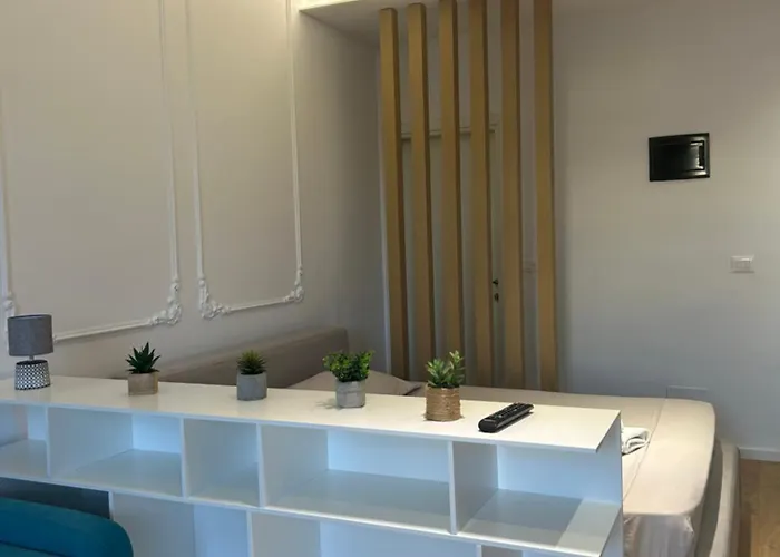 Alles Komuna ティラナ